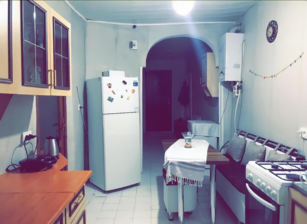 Guesthouse Greenside Borjomi Bagian luar foto