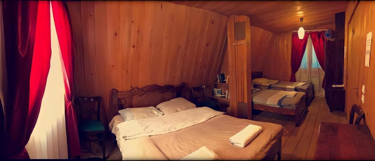Guesthouse Greenside Borjomi Bagian luar foto