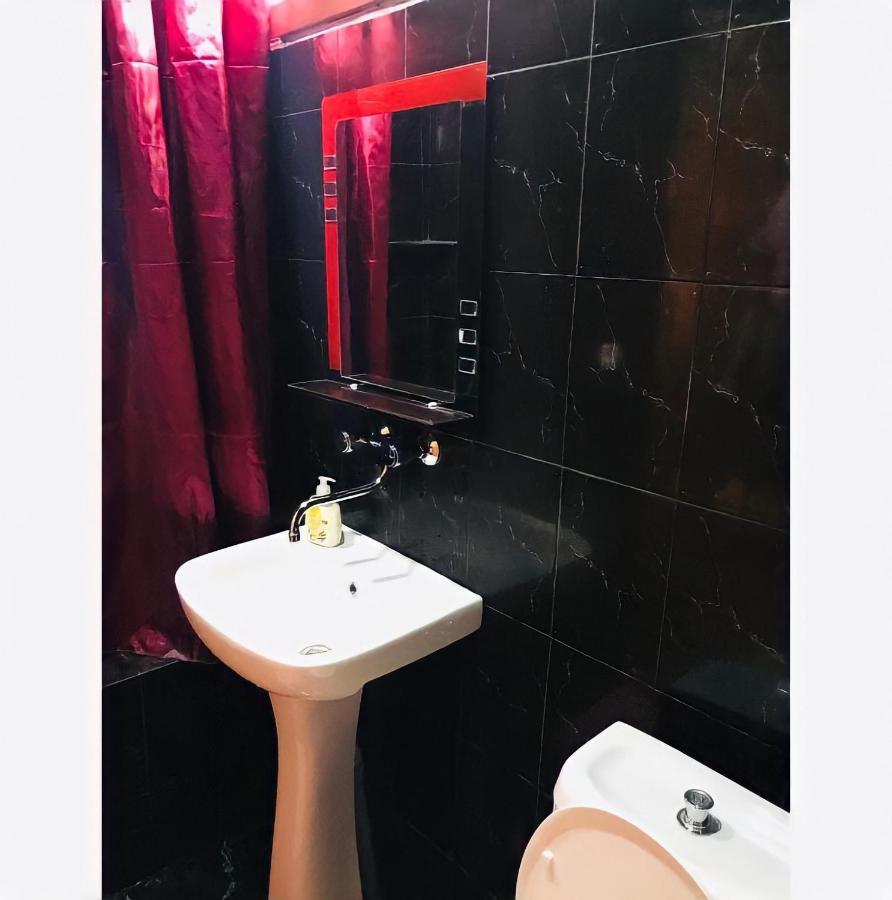 Guesthouse Greenside Borjomi Bagian luar foto