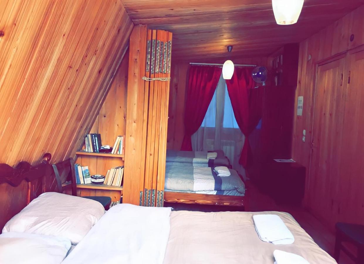 Guesthouse Greenside Borjomi Bagian luar foto